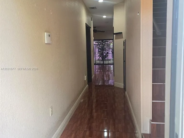 1461 SW 40th Ter #1 — Photo 3