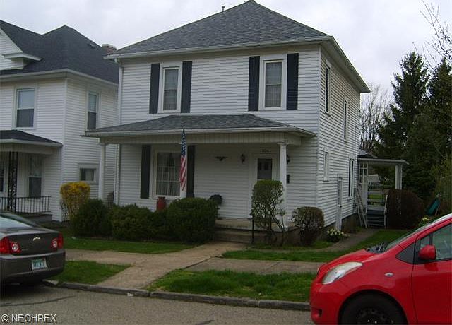 1st image of 829 Foster Ave