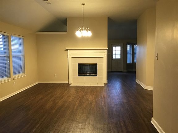 2nd image of 21726 Wildcroft Dr