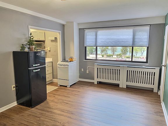 5th image of 11720 Edgewater Dr APT 312