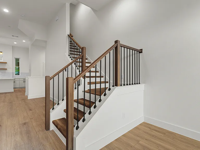 2203 Hondo Ave #202 — Photo 14