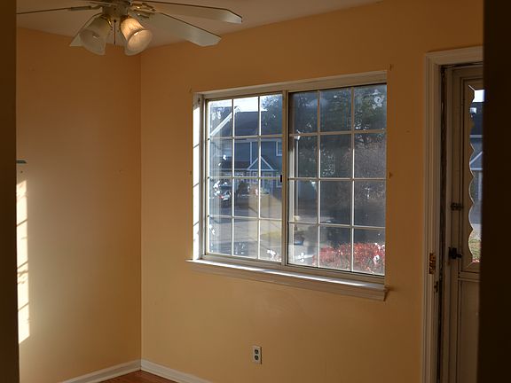 3rd image of 203 Covington Green Ln