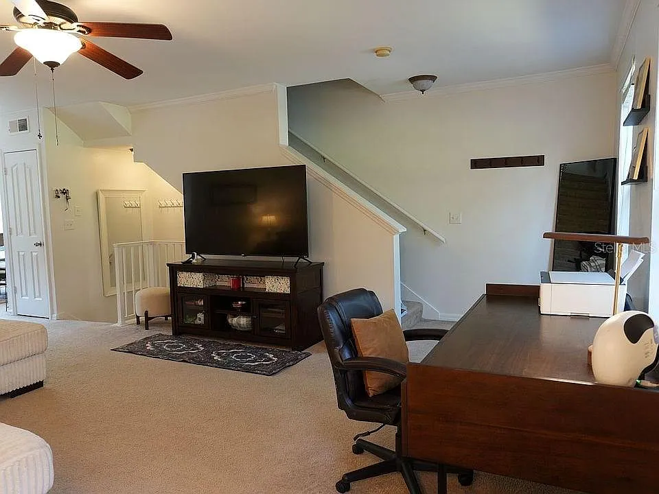 3 bed, 2.0 bath, 1640 sqft, $2,800 — Photo 2