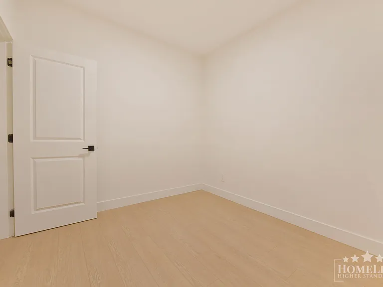 16678 16th Ave #BASEMENT — Photo 8