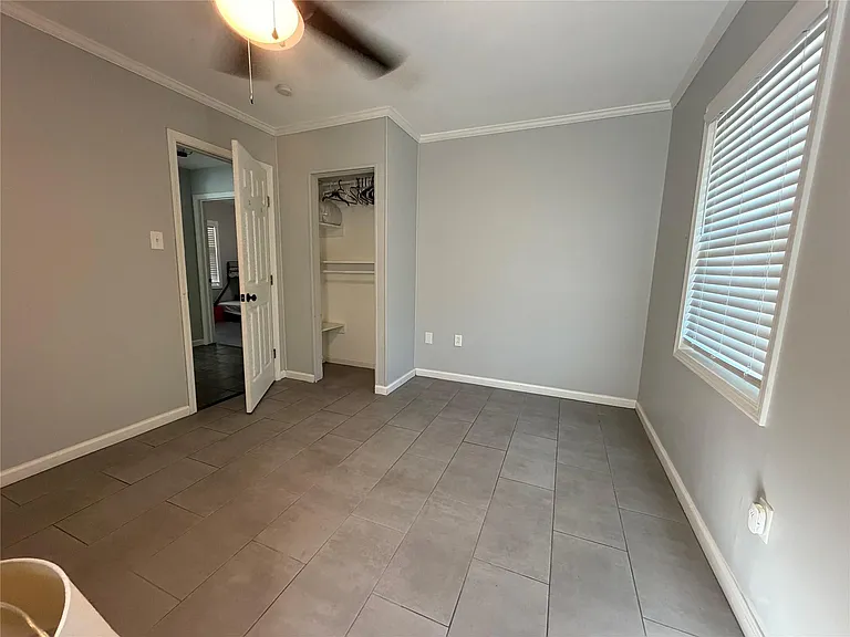 2806 Pine St — Photo 9