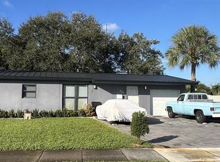 920 9th St, Lake Park, FL 33403