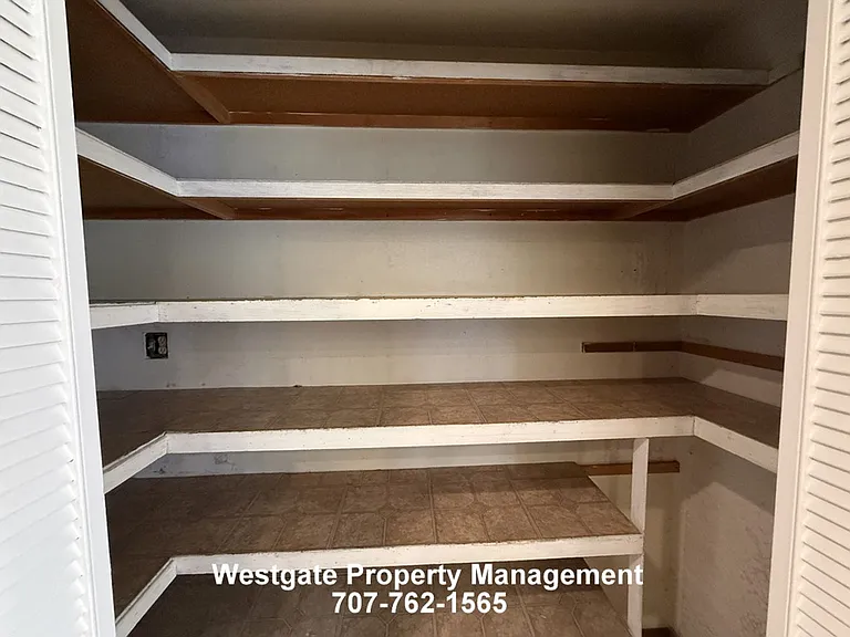 1336 Marian Way — Photo 13