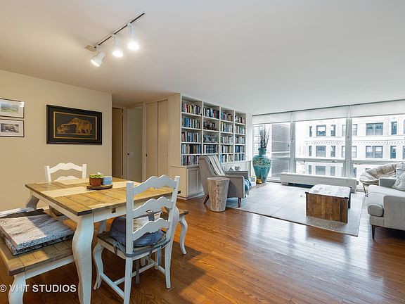 2nd image of 2400 N Lakeview Ave APT 1804