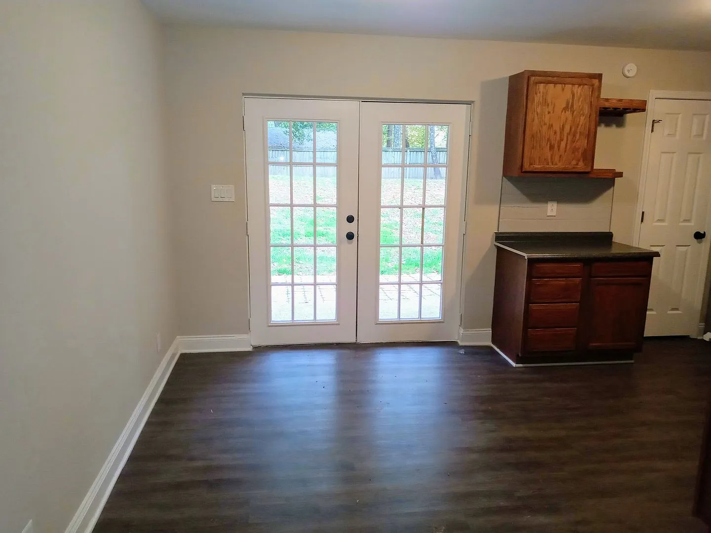 Great Home Conveniently Located — Photo 3