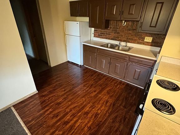 5th image of 3311 Sun Valley Ter APT 9