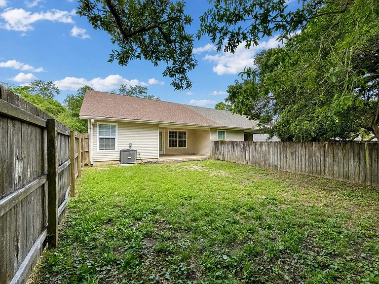 697 Ferguson Dr — Photo 15