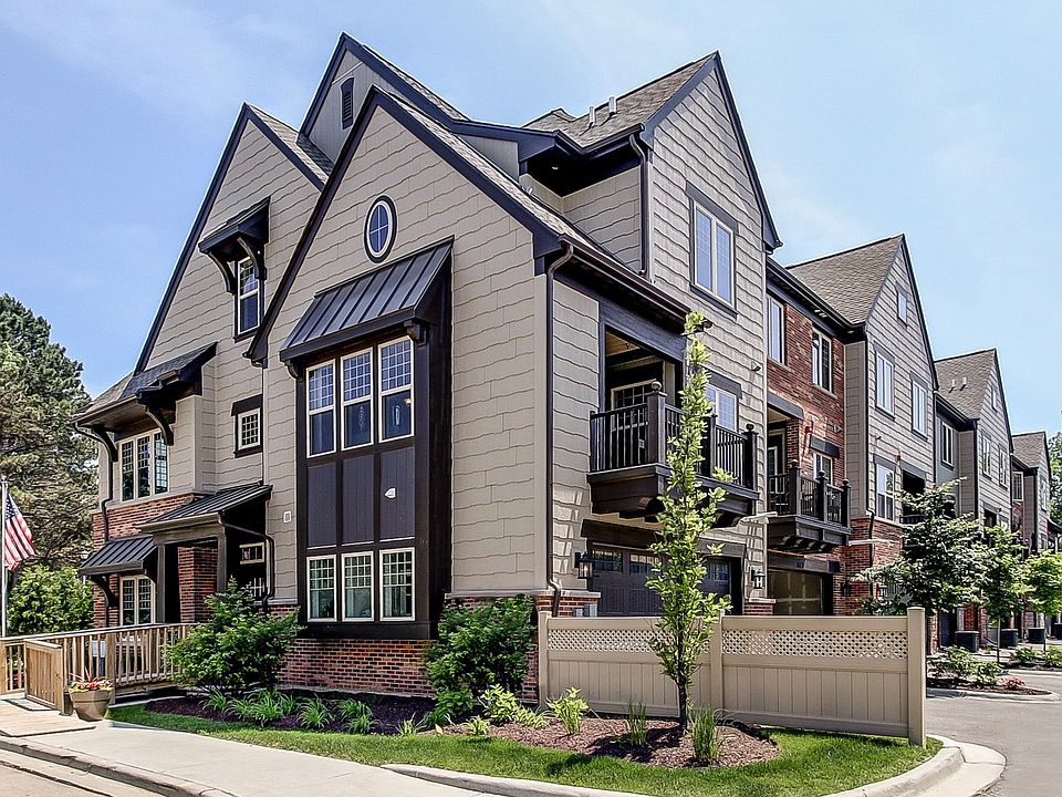 1st image of 1 Parkside Ct