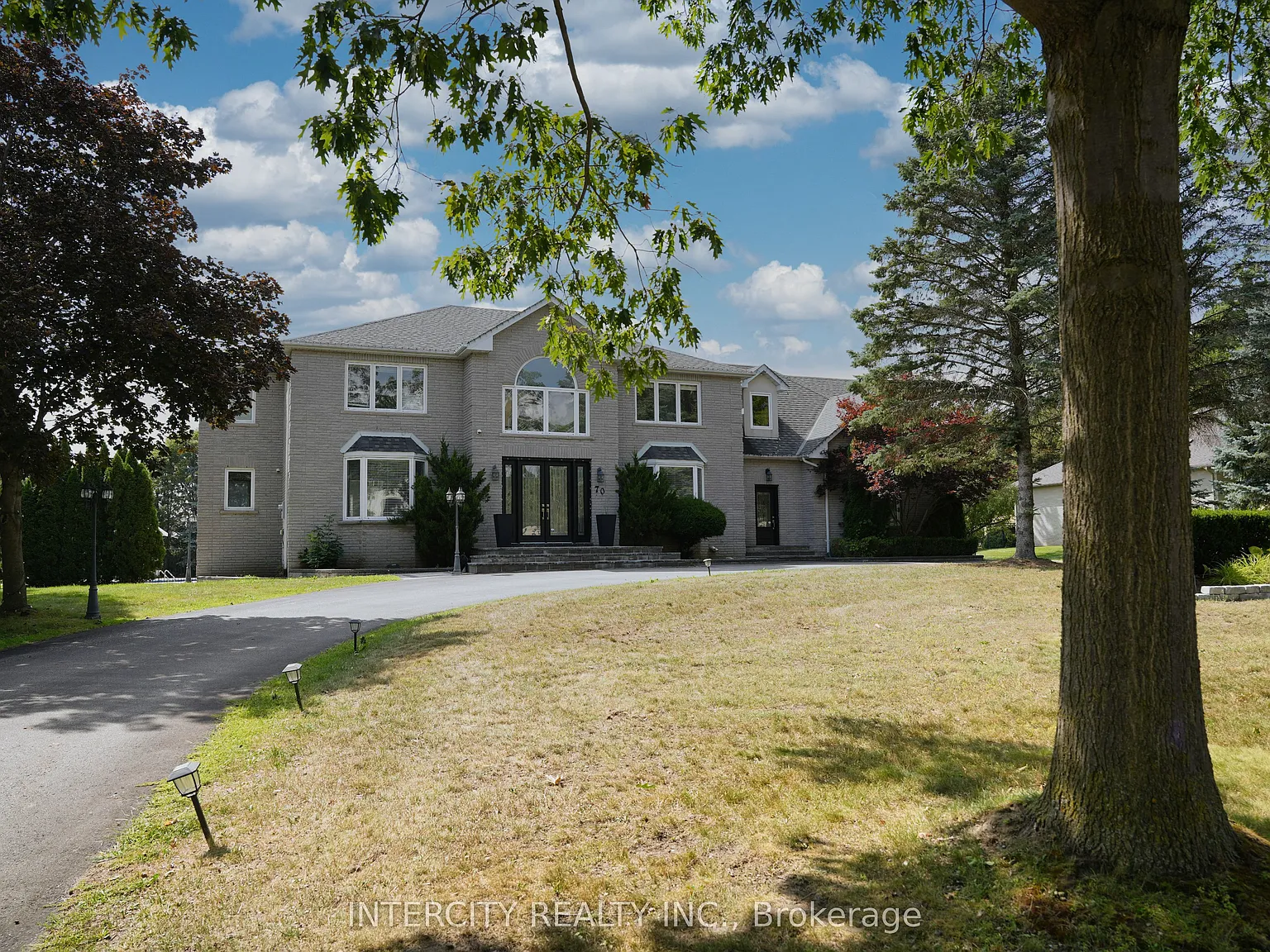 5 bed, $8,500 — Photo 2
