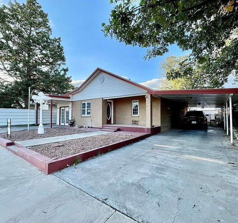 1st image of 211 E Texas St