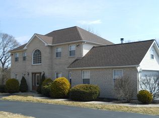 132 Amy Ln, Brodheadsville, PA 18322