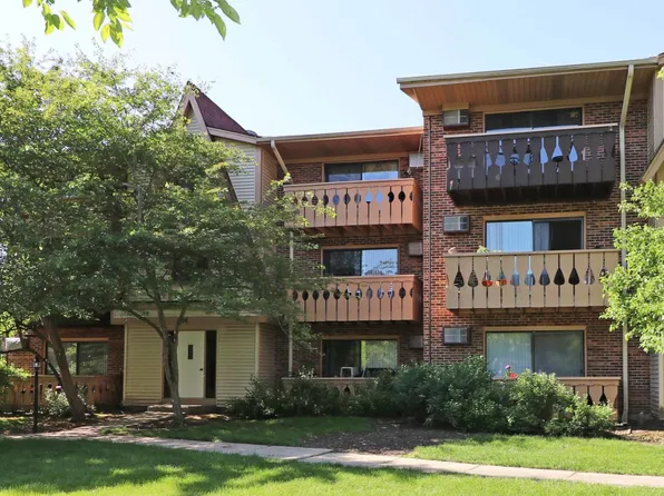 18 Parkside Ct APT 9, Vernon Hills, IL 60061