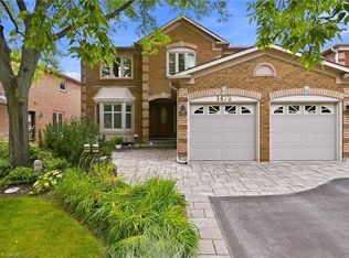 1472 Livery Ln, Oakville, ON L6M 2Y8