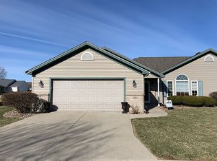 1314 Inglewood Cir, Bloomington, IL