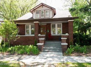 27 S Barton St, New Buffalo, MI 49117