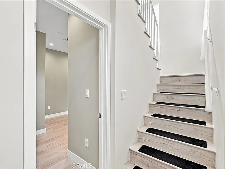 15340 Lassen St — Photo 7