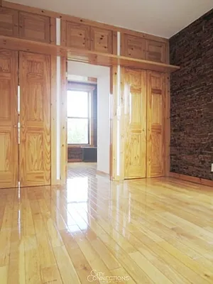 Rented by City Connections Realty | media 5