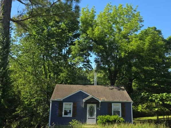 56 Chestnut Dr, Clarksville, TN 37042
