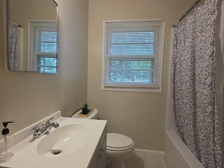 4504 Sparkman Dr NW — Photo 6