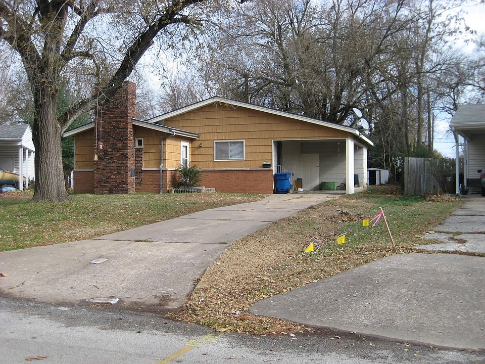2nd image of 400 S Villa Rose Ave