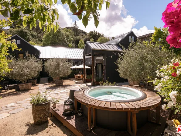 28960 Crags Dr, Agoura Hills, CA 91301