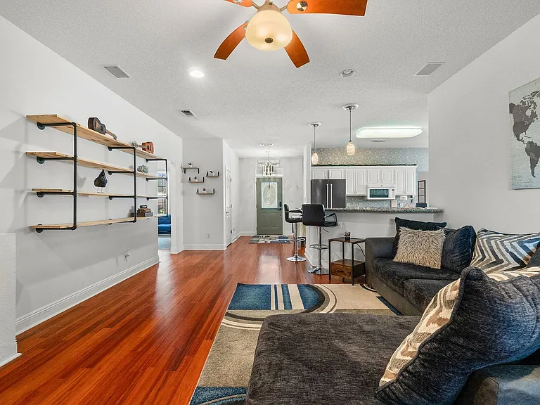 8432 Millstream Dr — Photo 10