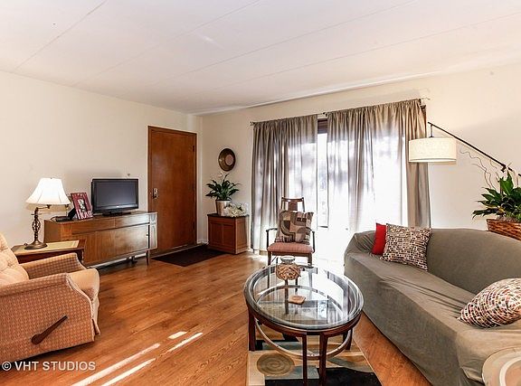 3rd image of 10324 S Keating Ave APT 1B