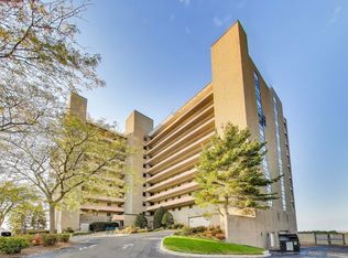 100 Lake Shore Dr APT 806, Michigan City, IN