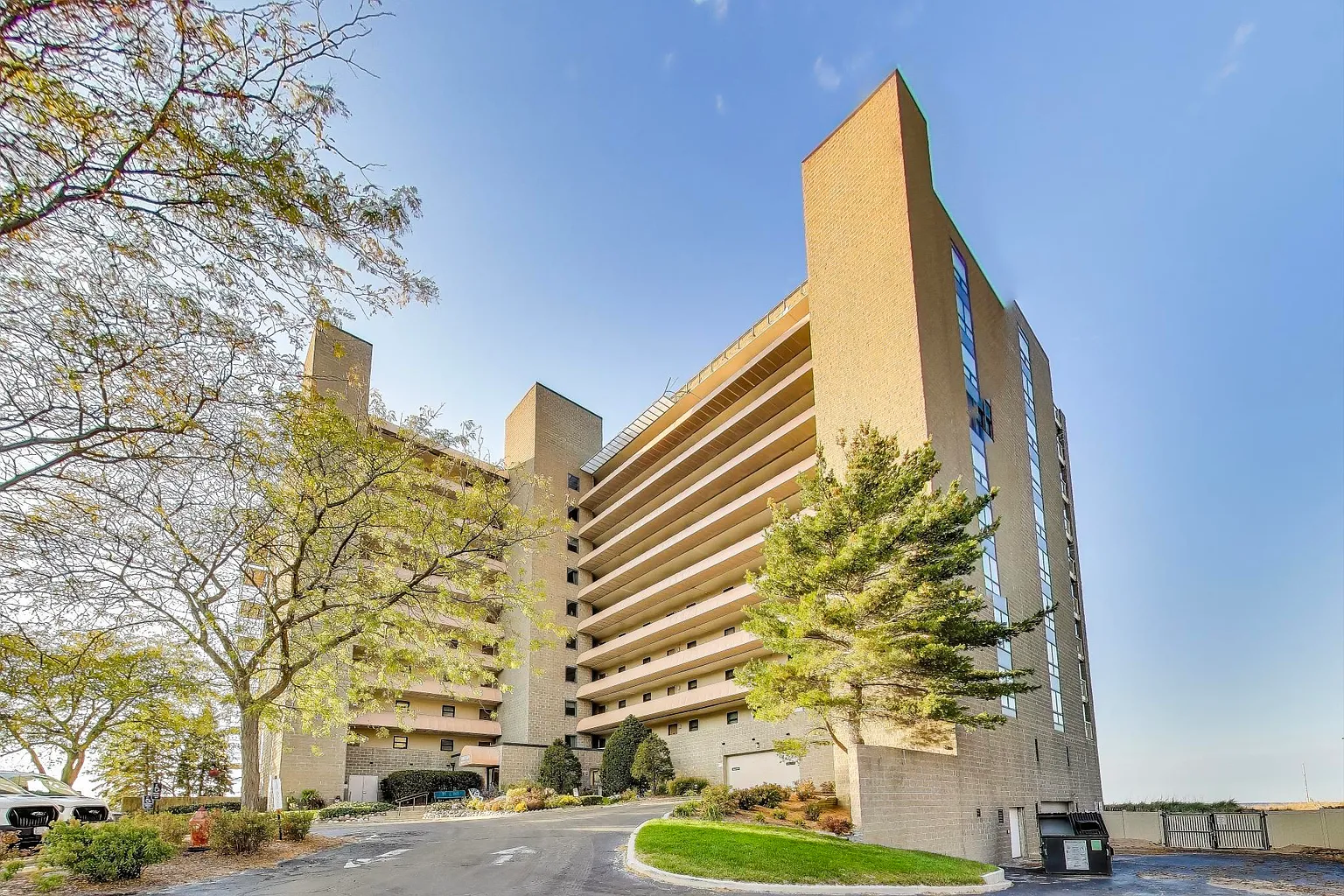 100 Lake Shore Dr APT 806 photo 1