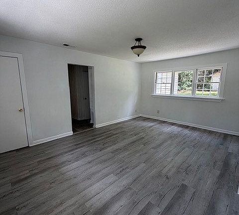 3rd image of 4 Lewis Street