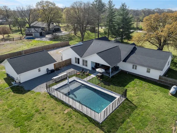 9248 E McNelly Rd, Bentonville, AR 72712