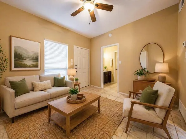 3206 King St APT 208, Austin, TX 78705