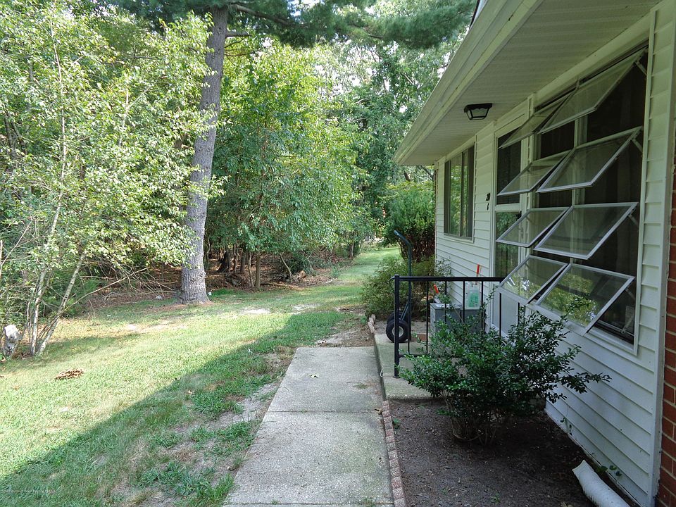 1st image of 210C Laurel Dr