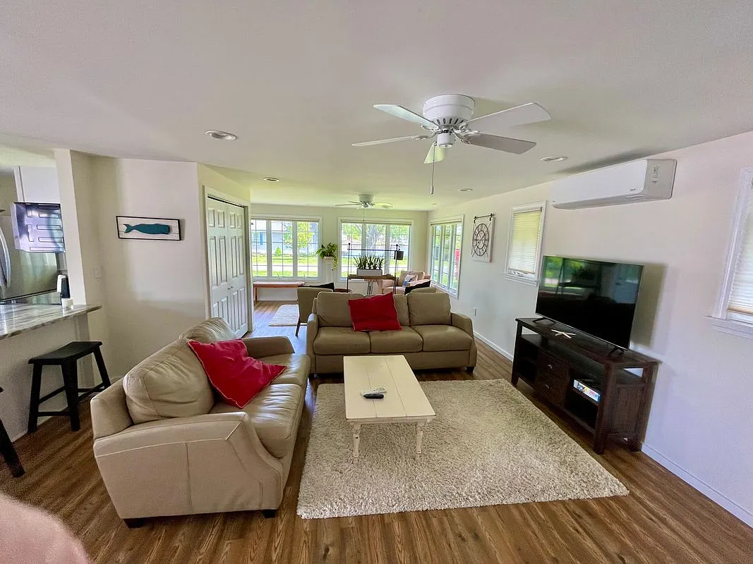 2 bed, 1.0 bath, 904 sqft, $2,650 — Photo 4