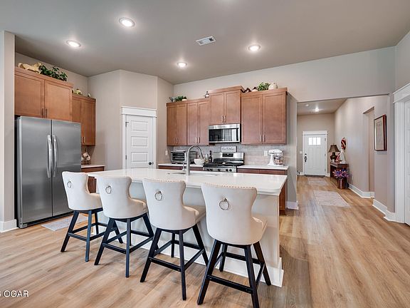 3rd image of 403 Molly Dean Dr