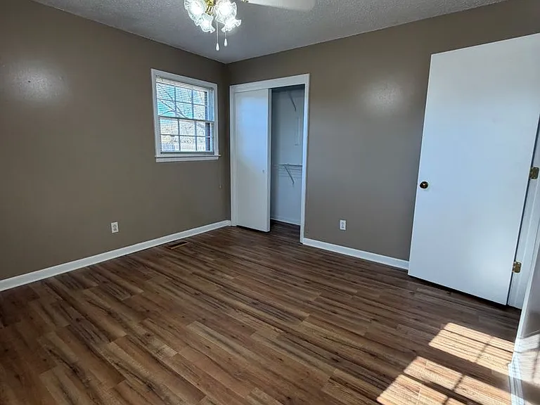 6111 Homestead Rd — Photo 31