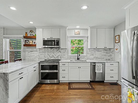 2nd image of 2506 Nancy Ln