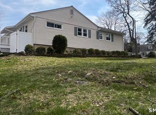 45 Sound Beach Ave, Riverside, CT 06878