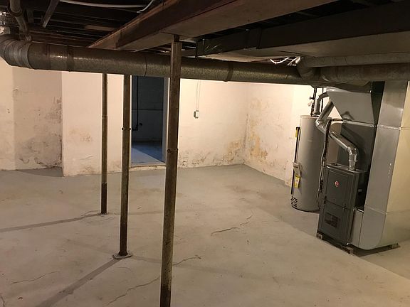 5th image of 2466 Berk St
