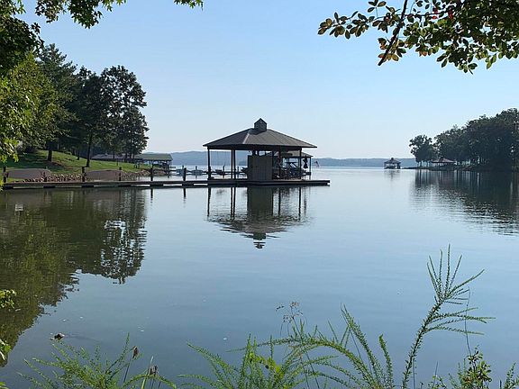 2nd image of 438 Lake Harbor Dr #51