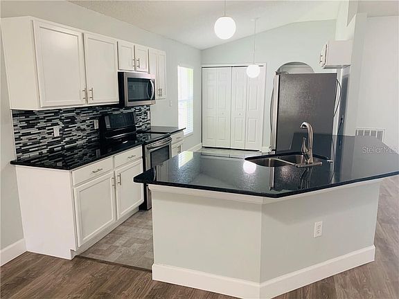 3rd image of 4760 Petal Pawpaw Ln