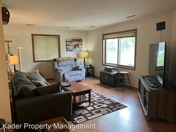 3rd image of 5698 Norfolk Dr APT 1