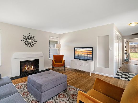 4th image of 2118 168th Ave NE