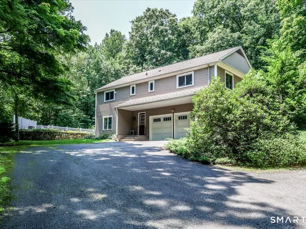 80 Pine Hollow Drive, Middlebury, CT 06762