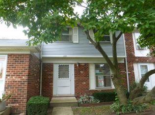 109 Greentree Ct, Bolingbrook, IL 60440