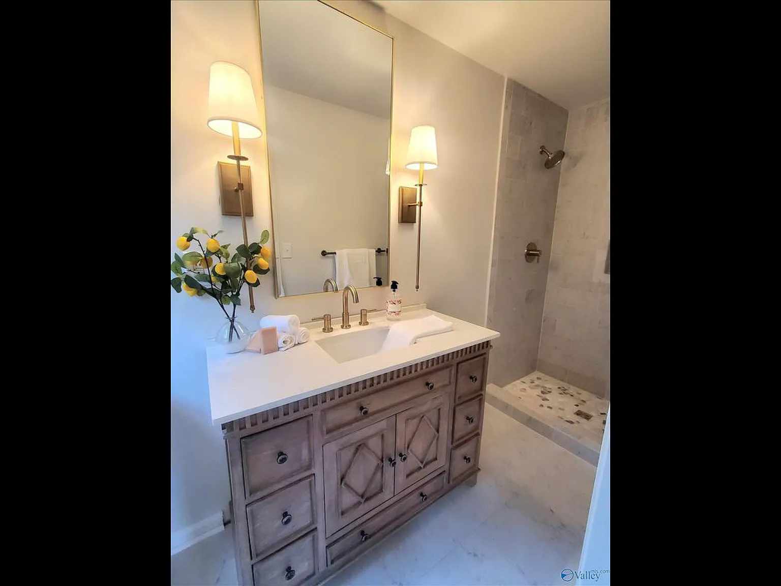 3 bed, 1750 sqft, $2,250 — Photo 3